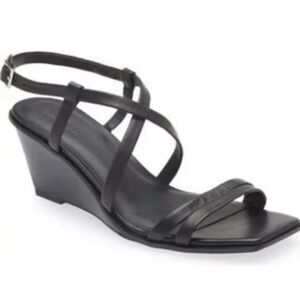 Calson Women’s size 8 Black Strappy Wedge Sandals